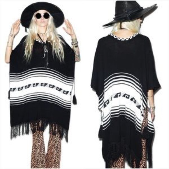 Wildfox Sweaters - Wildfox Bohemian Frida Poncho